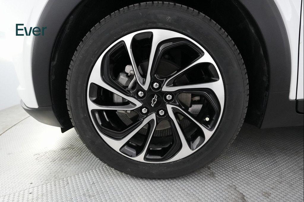 used 2022 Chevrolet Bolt EUV car, priced at $23,999