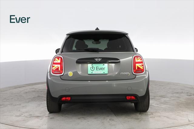 used 2022 MINI Hardtop car, priced at $19,999