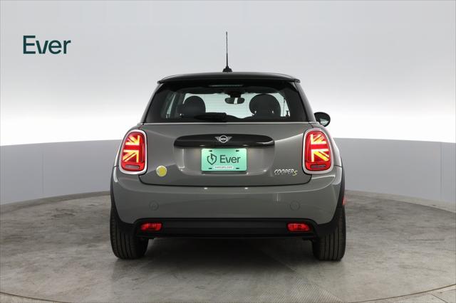 used 2022 MINI Hardtop car, priced at $19,999