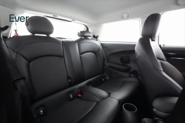 used 2022 MINI Hardtop car, priced at $19,999