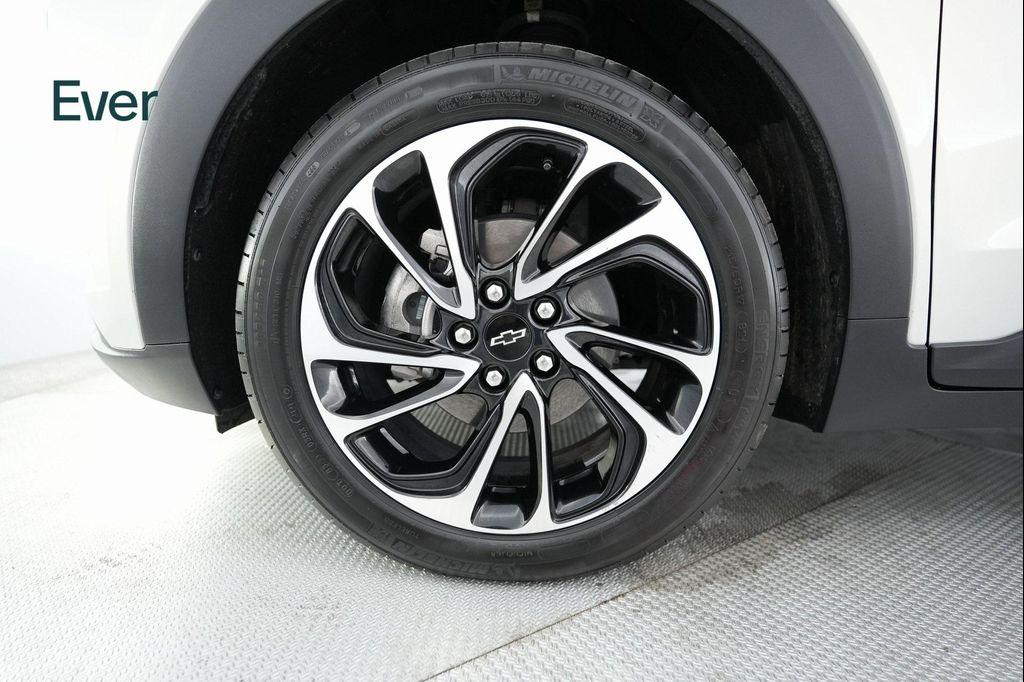 used 2022 Chevrolet Bolt EUV car, priced at $23,299