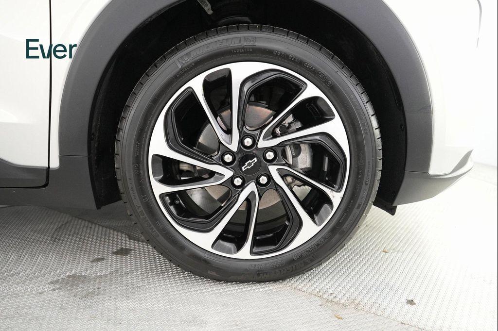 used 2022 Chevrolet Bolt EUV car, priced at $23,299