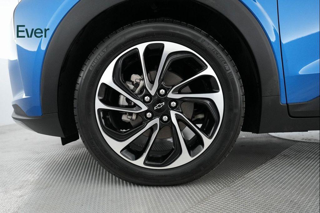 used 2022 Chevrolet Bolt EUV car, priced at $22,499
