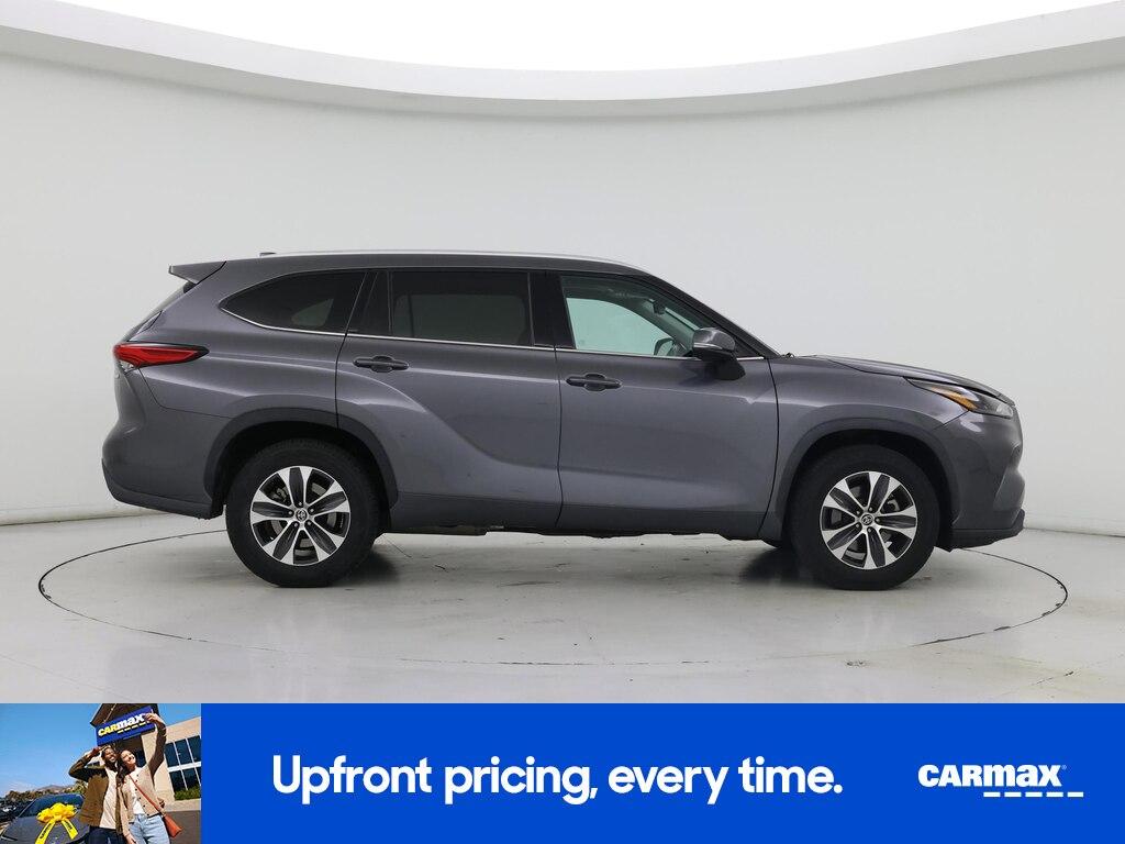 used 2022 Toyota Highlander Hybrid car, priced at $35,998