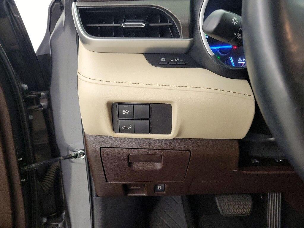 used 2022 Toyota Highlander Hybrid car, priced at $35,998