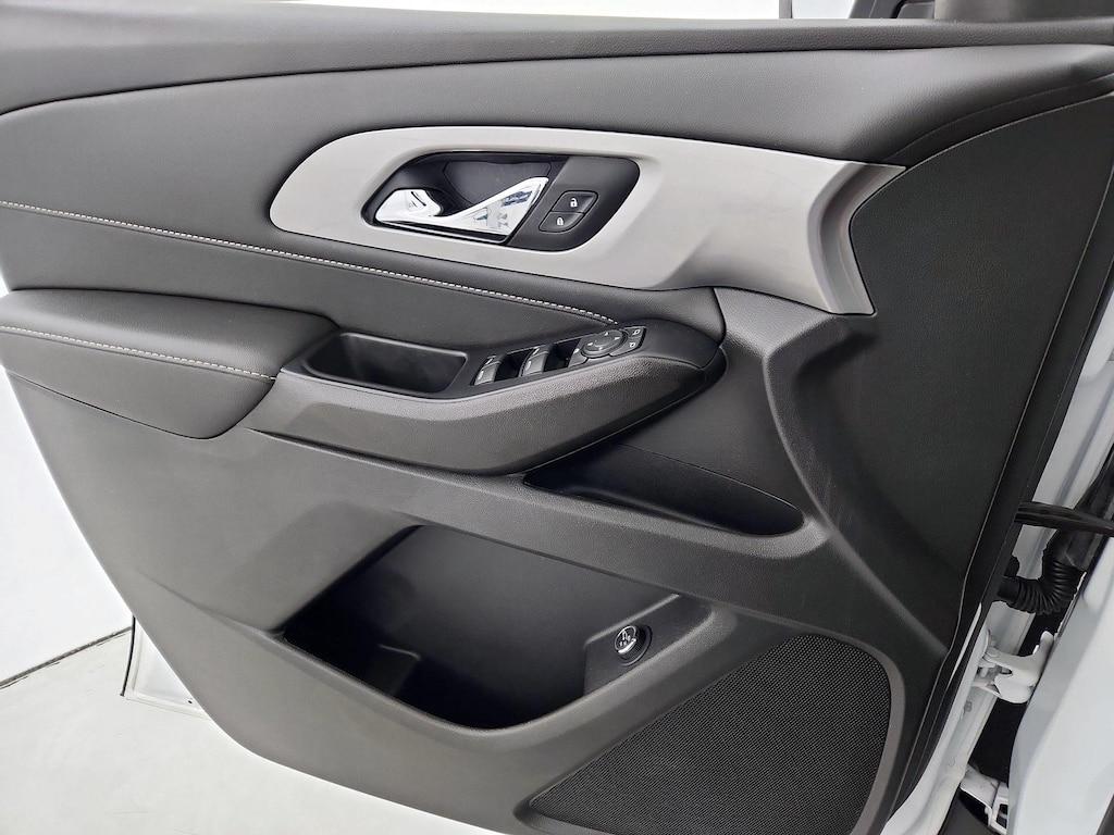 used 2022 Chevrolet Traverse car, priced at $29,998