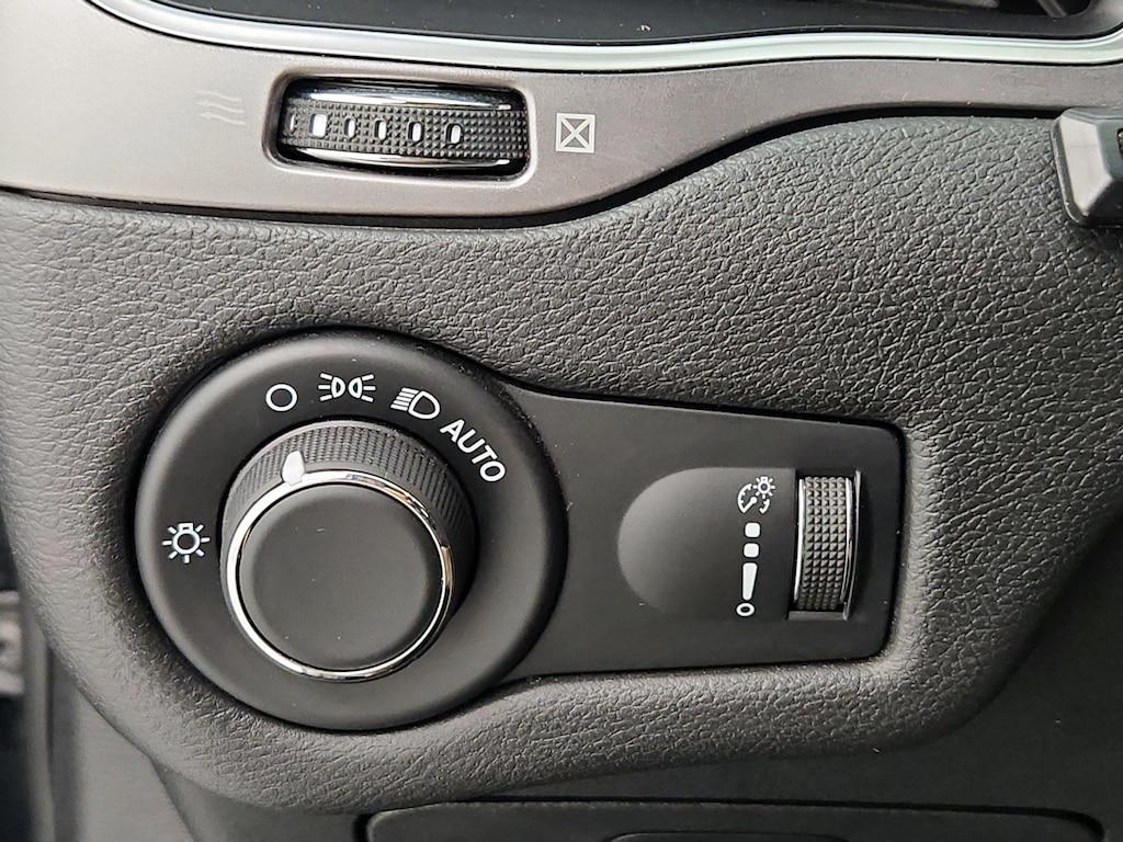 used 2021 Jeep Cherokee car, priced at $19,998