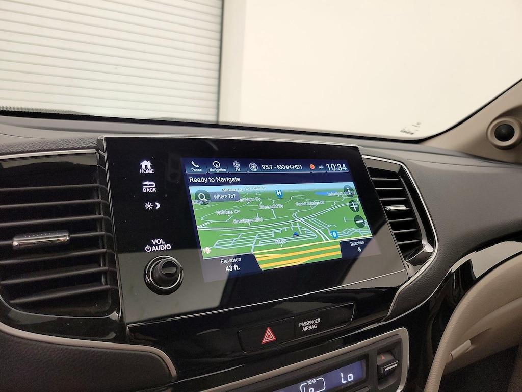 used 2022 Honda Pilot car, priced at $39,998