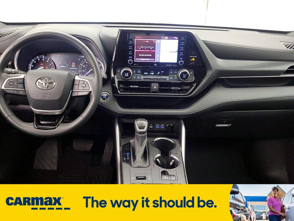 used 2022 Toyota Highlander car, priced at $37,998