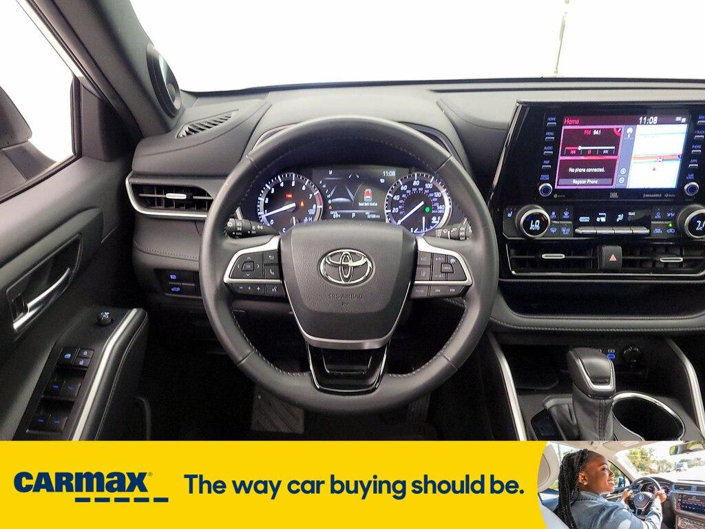 used 2022 Toyota Highlander car, priced at $37,998