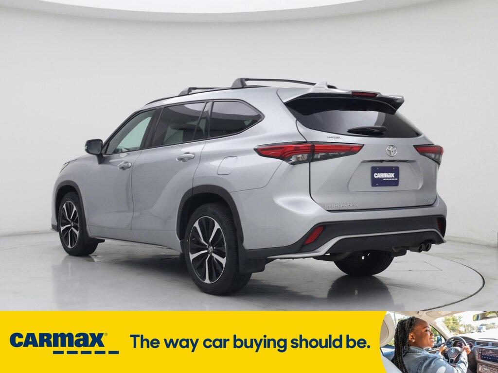 used 2022 Toyota Highlander car, priced at $37,998