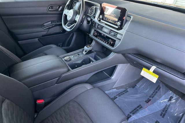 new 2025 Nissan Pathfinder car, priced at $40,280