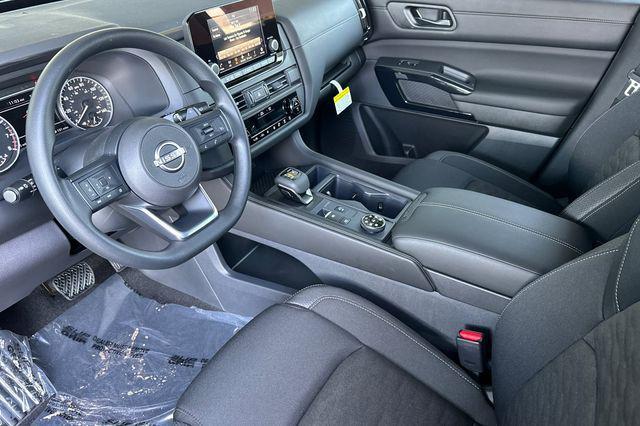 new 2025 Nissan Pathfinder car, priced at $40,280