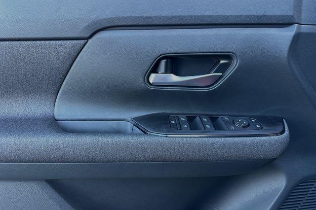 new 2025 Nissan Kicks car, priced at $24,962