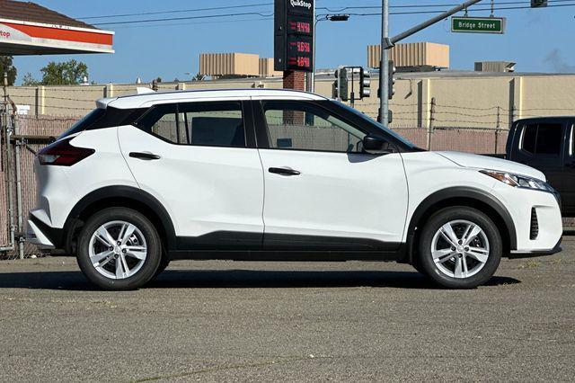 new 2025 Nissan Kicks car, priced at $23,071