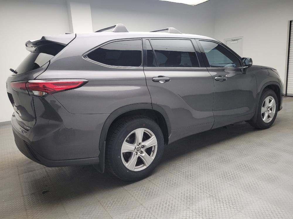used 2022 Toyota Highlander car, priced at $28,095