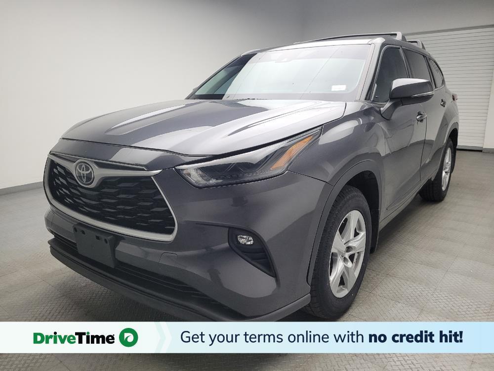 used 2022 Toyota Highlander car, priced at $28,095