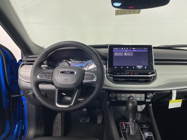 new 2025 Jeep Compass car, priced at $29,995