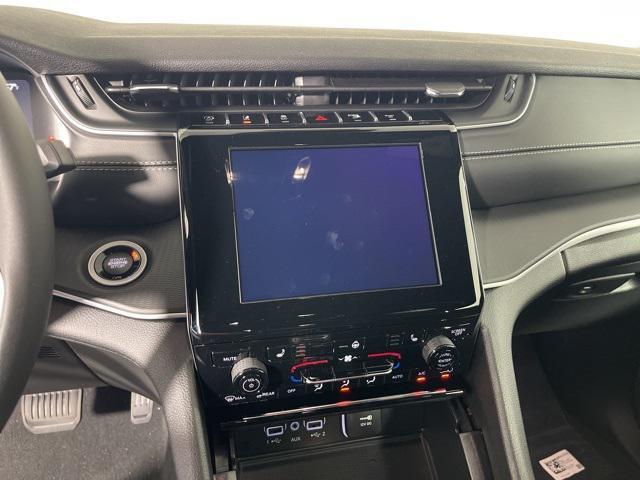 new 2025 Jeep Grand Cherokee car, priced at $44,905