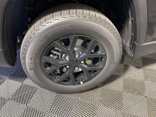 new 2025 Jeep Grand Cherokee car, priced at $44,905