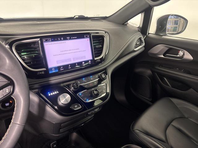 used 2023 Chrysler Pacifica car, priced at $28,190