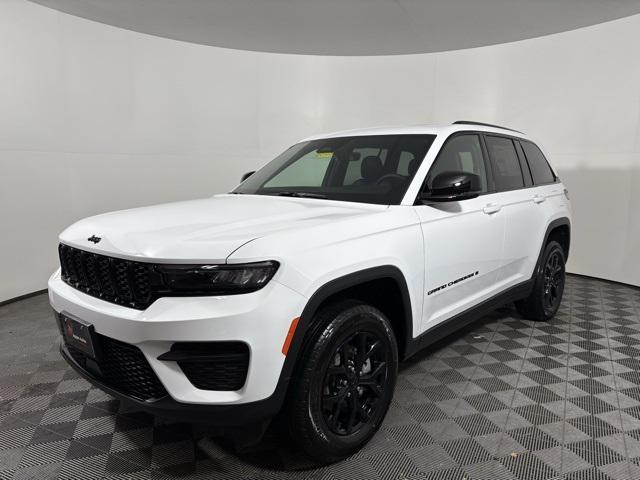 new 2025 Jeep Grand Cherokee car, priced at $40,981