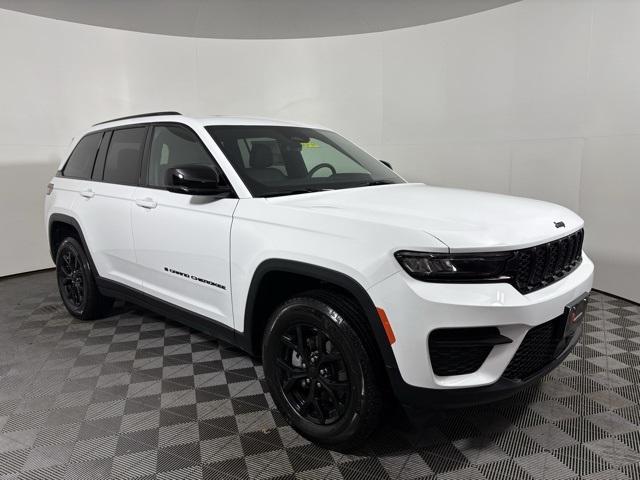 new 2025 Jeep Grand Cherokee car, priced at $40,981