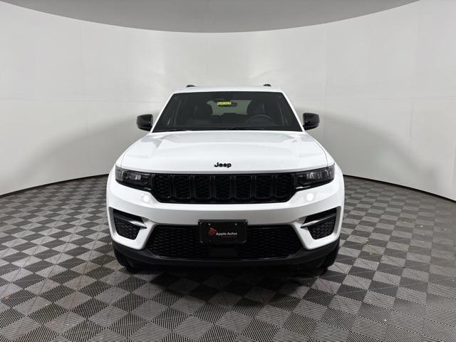 new 2025 Jeep Grand Cherokee car, priced at $40,981