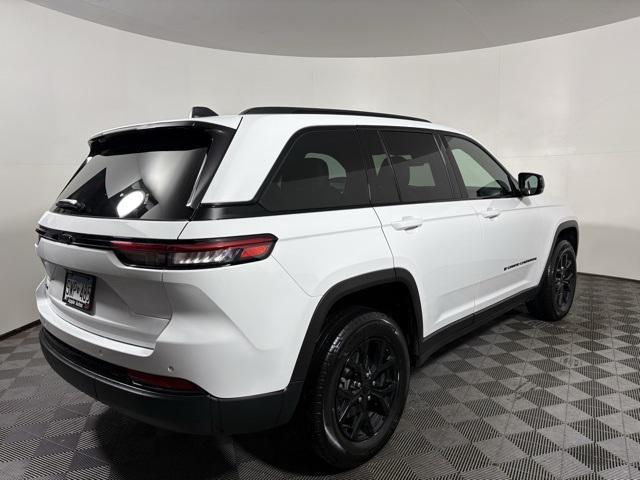 new 2025 Jeep Grand Cherokee car, priced at $40,981