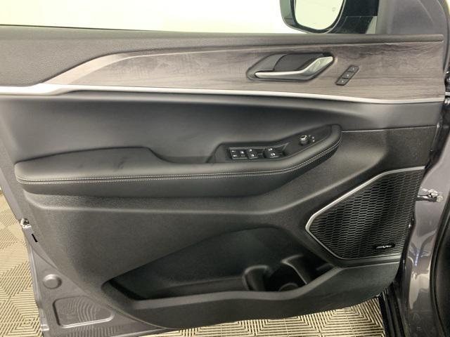 new 2025 Jeep Grand Cherokee car, priced at $46,495