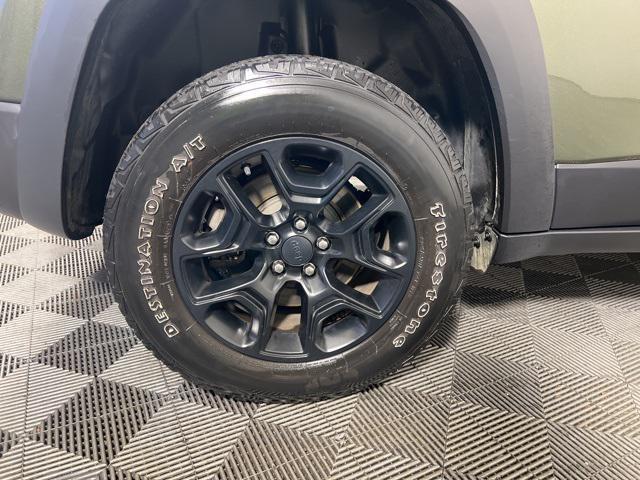 used 2020 Jeep Cherokee car, priced at $22,604