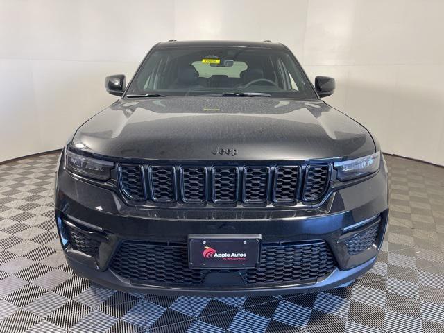 new 2025 Jeep Grand Cherokee car, priced at $45,993