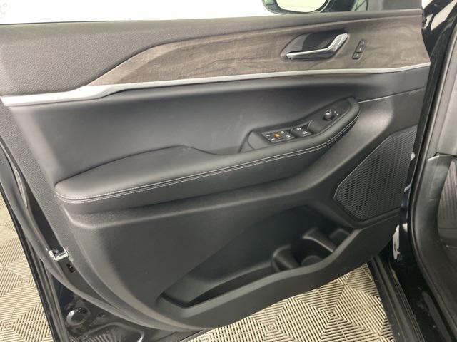 new 2025 Jeep Grand Cherokee car, priced at $45,022