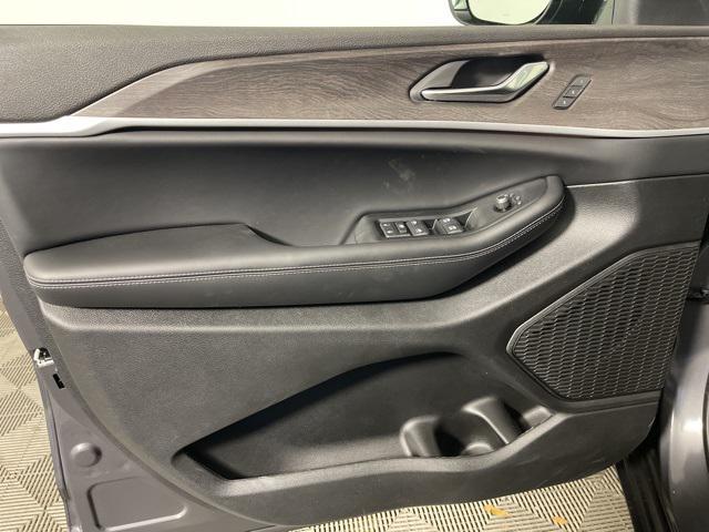 new 2025 Jeep Grand Cherokee car, priced at $45,810