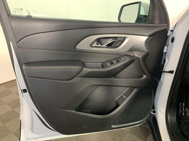 used 2021 Chevrolet Traverse car, priced at $23,494