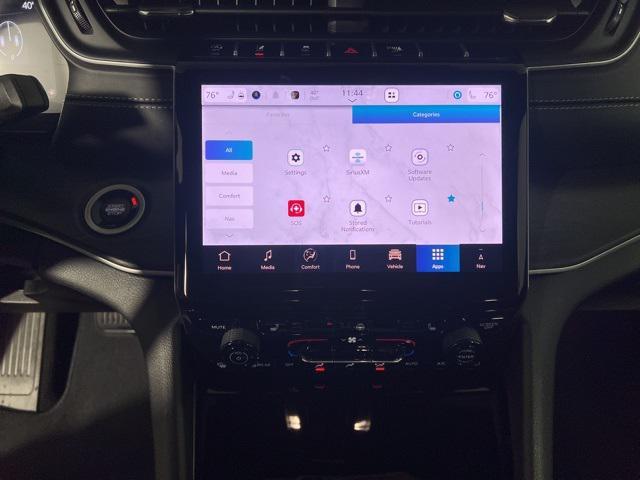 new 2025 Jeep Grand Cherokee car, priced at $40,972