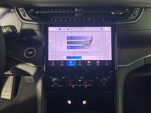 new 2025 Jeep Grand Cherokee car, priced at $40,972