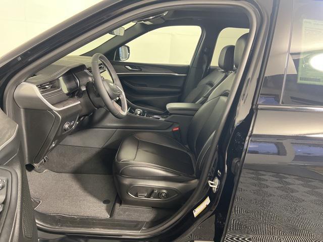 new 2025 Jeep Grand Cherokee car, priced at $40,972