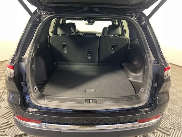 new 2025 Jeep Grand Cherokee car, priced at $40,972