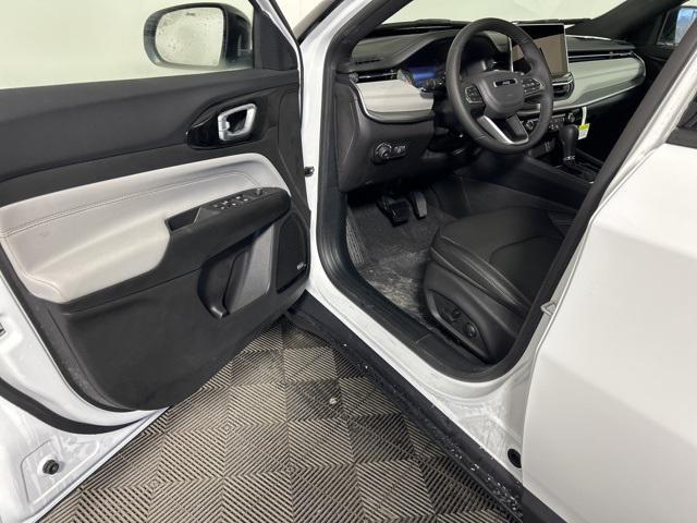 new 2025 Jeep Compass car, priced at $31,852