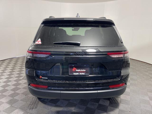 new 2025 Jeep Grand Cherokee car, priced at $40,301