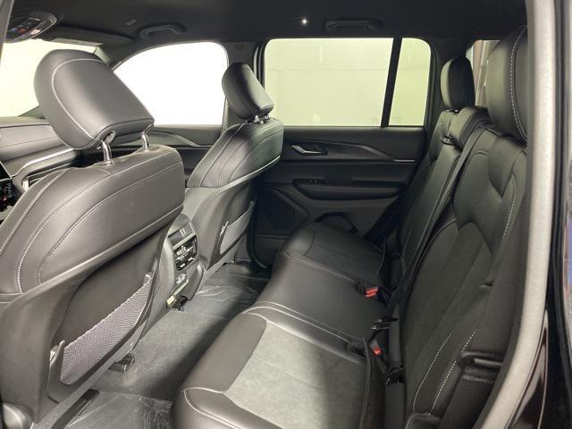 new 2025 Jeep Grand Cherokee car, priced at $40,301