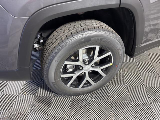 new 2025 Jeep Grand Cherokee car, priced at $44,482