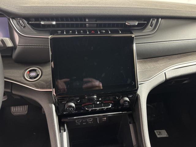 new 2025 Jeep Grand Cherokee car, priced at $44,482