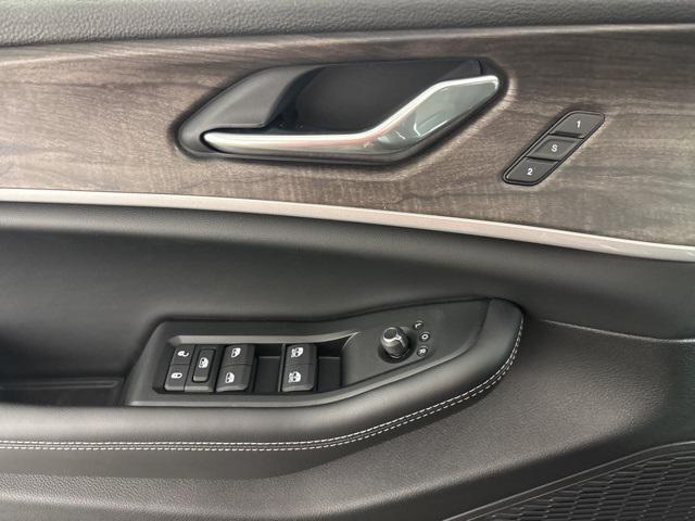 new 2025 Jeep Grand Cherokee car, priced at $44,482