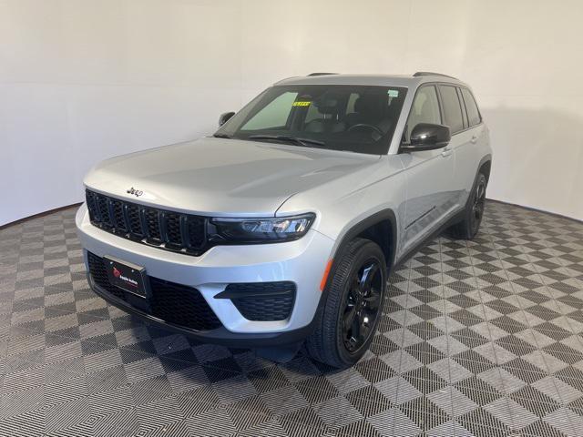 used 2022 Jeep Grand Cherokee car, priced at $32,990