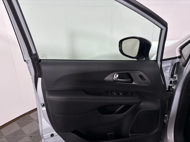 new 2026 Chrysler Pacifica car, priced at $34,685