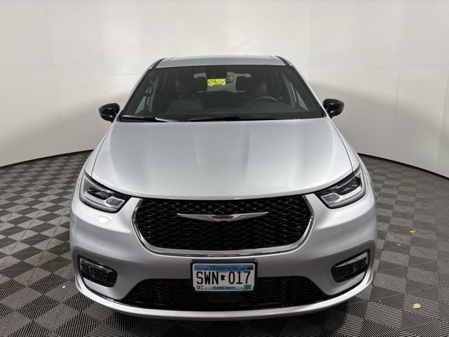 new 2026 Chrysler Pacifica car, priced at $34,685