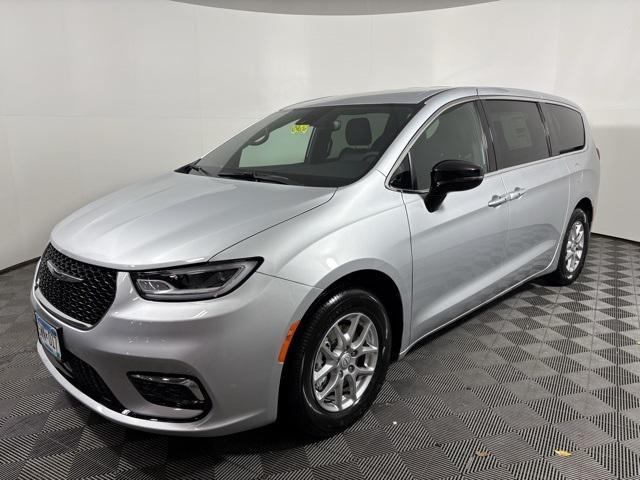 new 2026 Chrysler Pacifica car, priced at $34,685