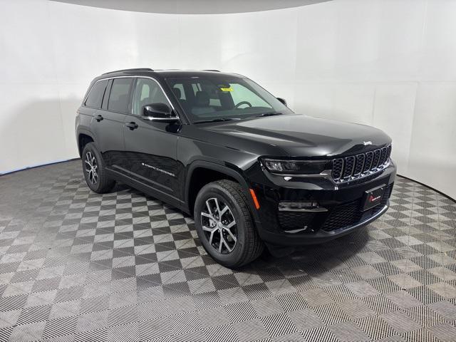 new 2025 Jeep Grand Cherokee car, priced at $44,238